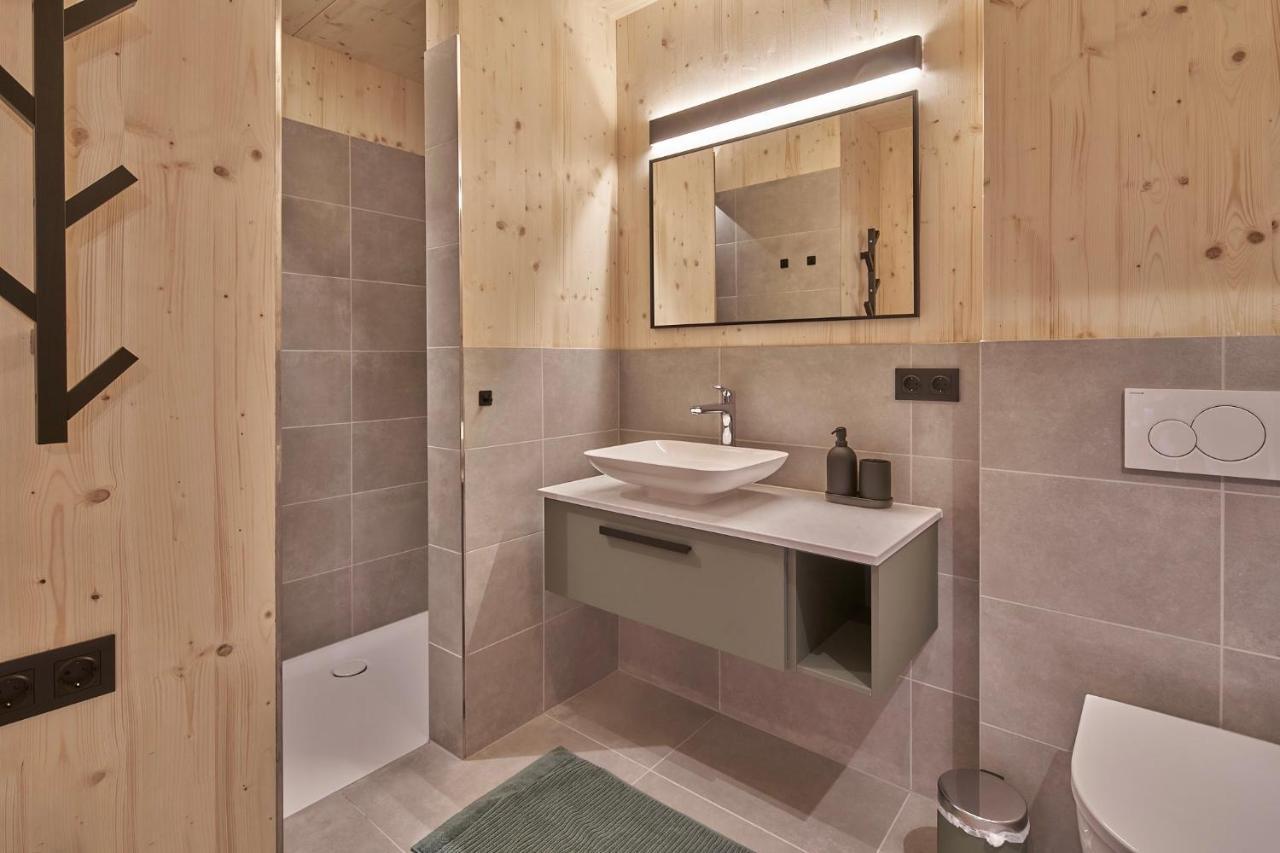 Black Forest Lodges - Gehobene Ferienwohnungen Mit Privatsaunas تولفيس المظهر الخارجي الصورة